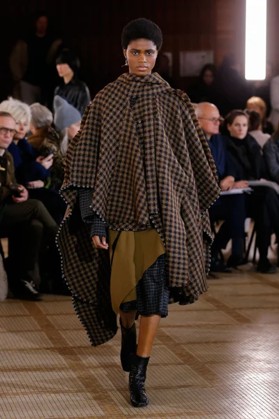 Look 14